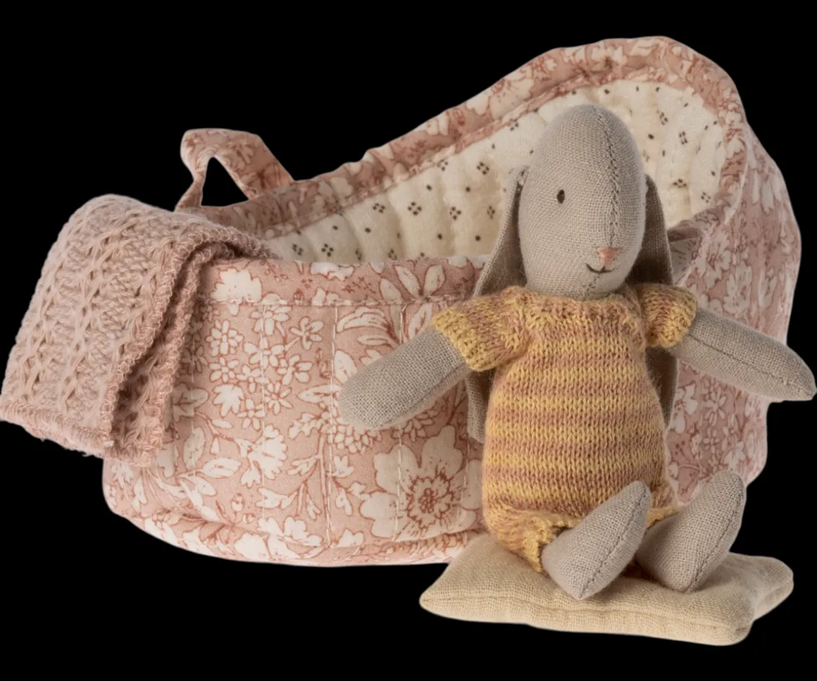 Maileg Kanin i babylift, Mikro - Gul/mørk pudder New
